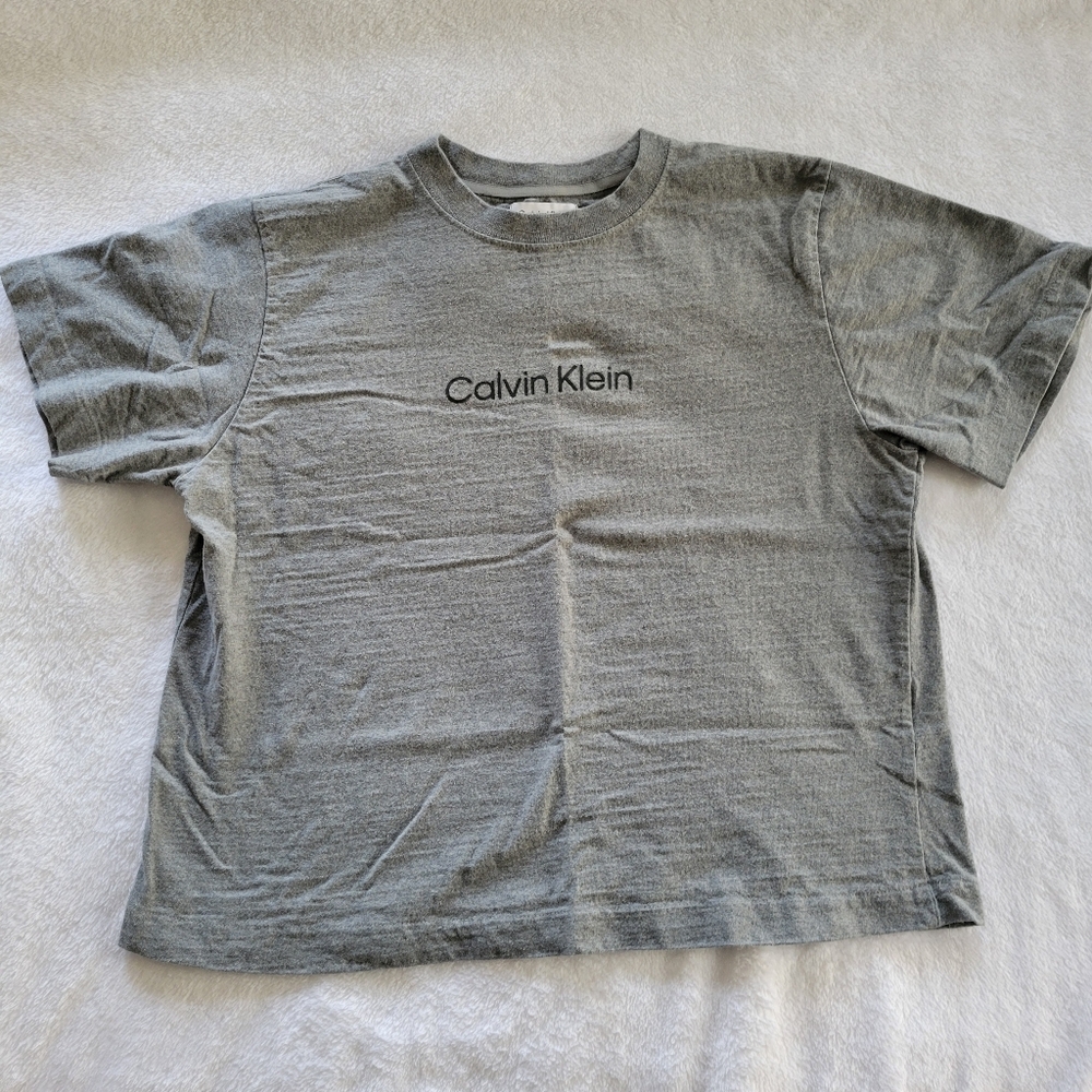 Calvin Klein Womens Cropped Gray Tee